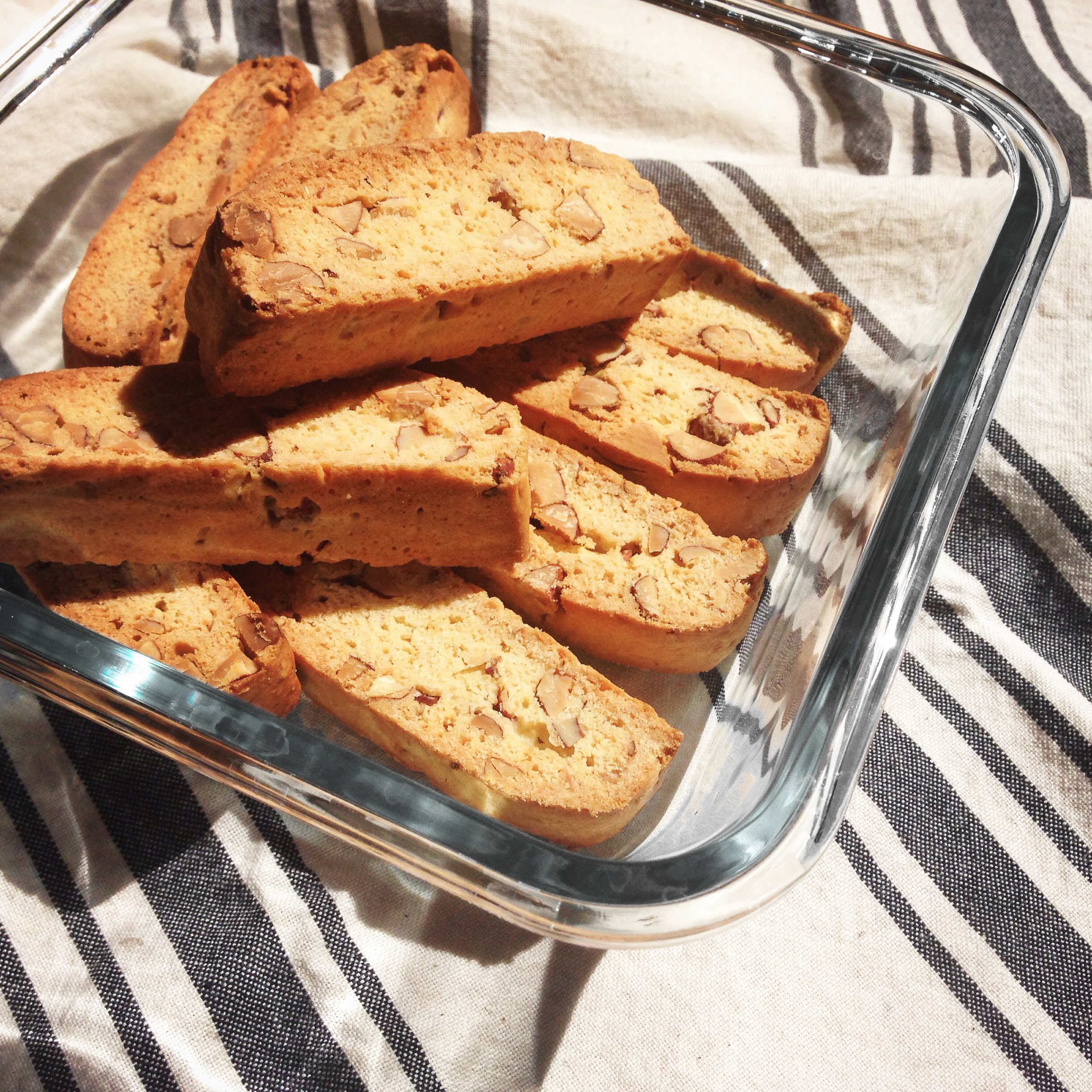 Classic Italian Almond Biscotti 经典意式杏仁饼