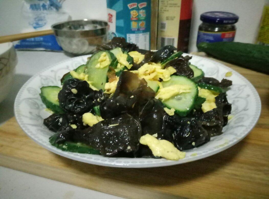 黄瓜木耳炒鸡蛋