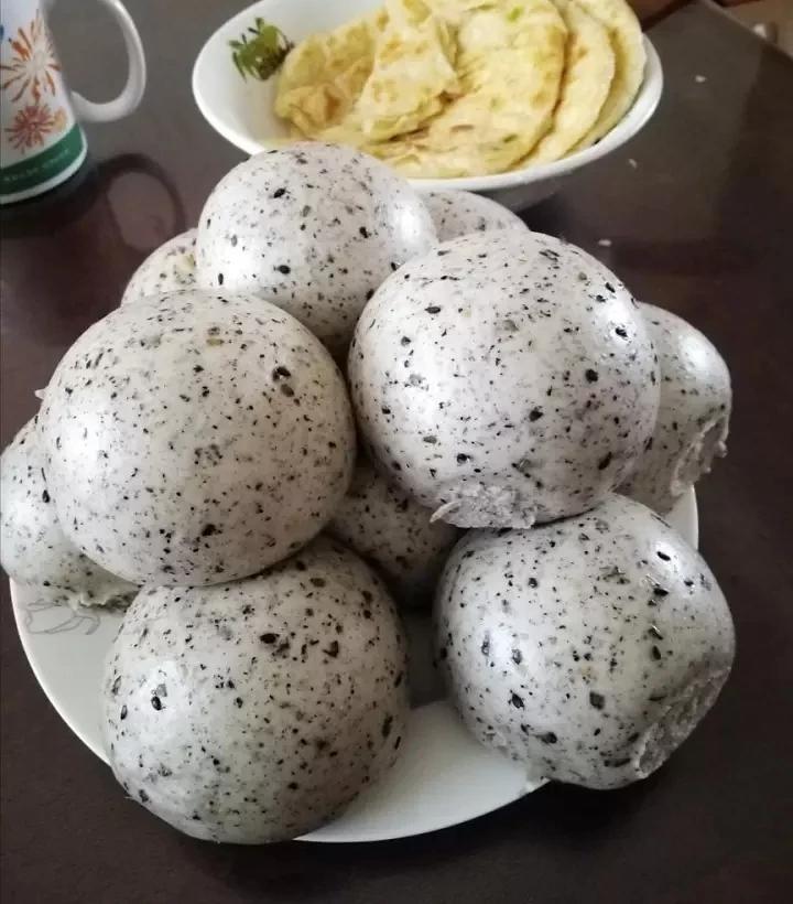 奶香黑芝麻馒头