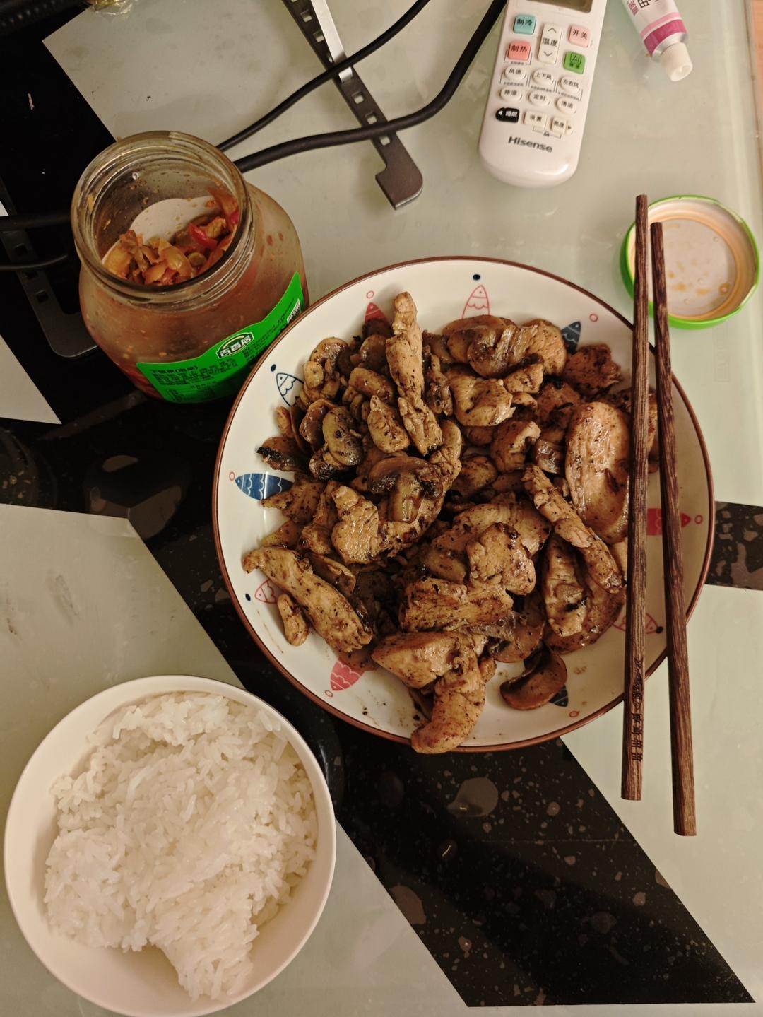 嫩滑不柴❗️爆好吃的黑椒口蘑炒鸡胸肉～绝了