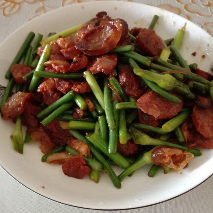 蒜薹炒香肠