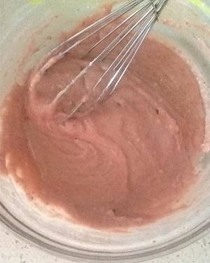 草莓牛奶蒸糕的做法 步骤4