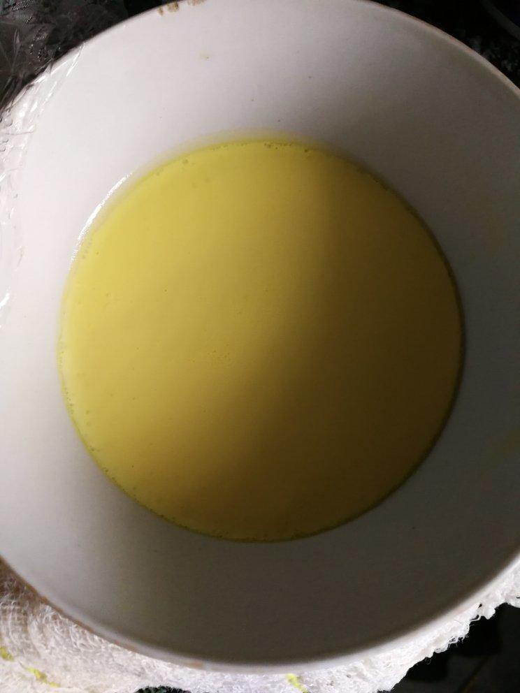 宝宝7个月辅食蛋黄蒸蛋