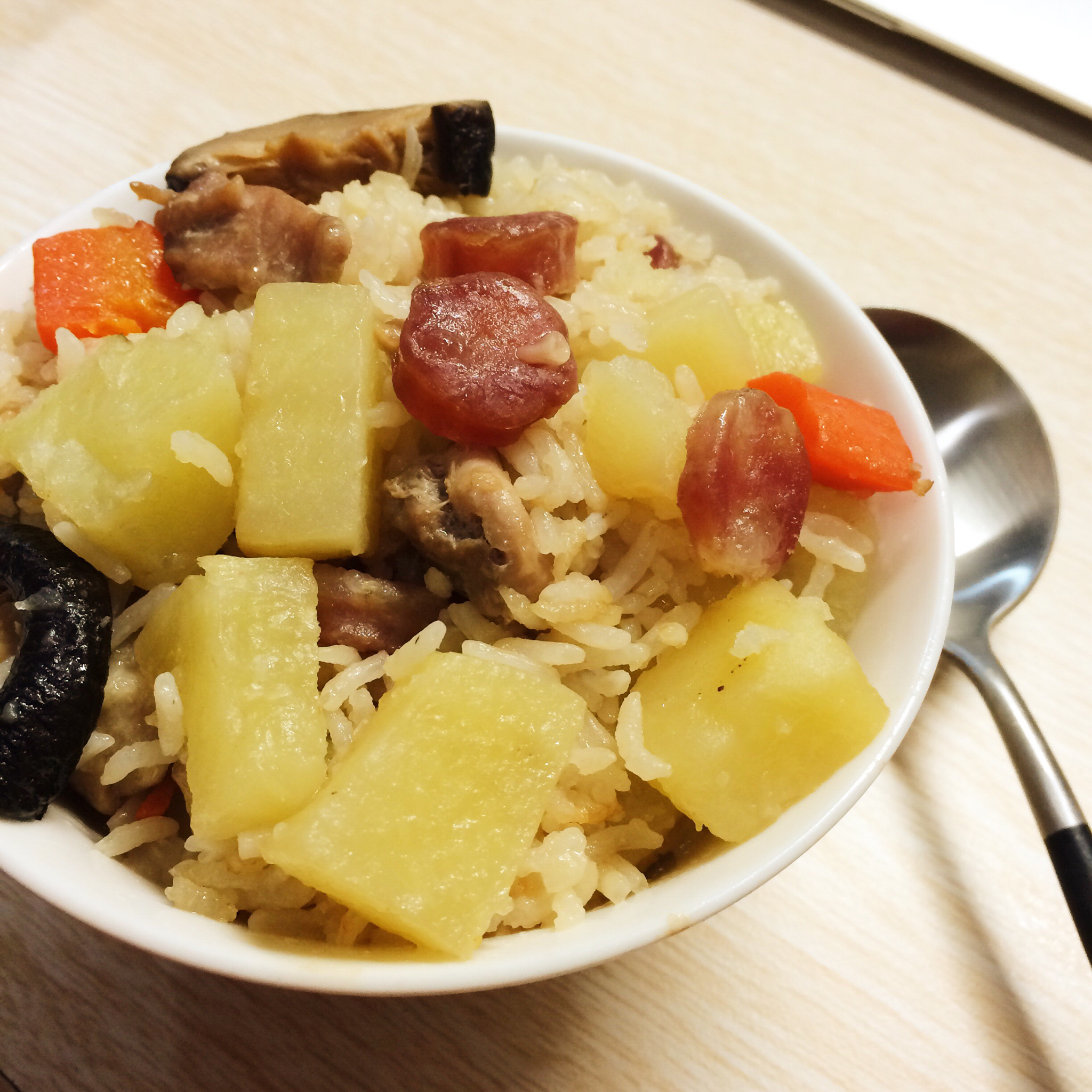 香肠土豆焖饭【一人也要吃好版】