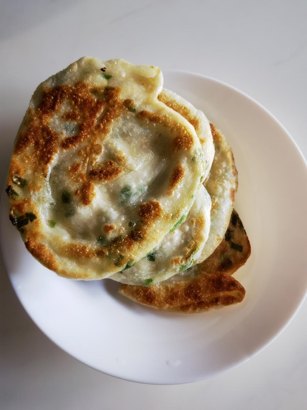 家常葱油饼 柔软多层 凉了也不硬 附细节视频详解