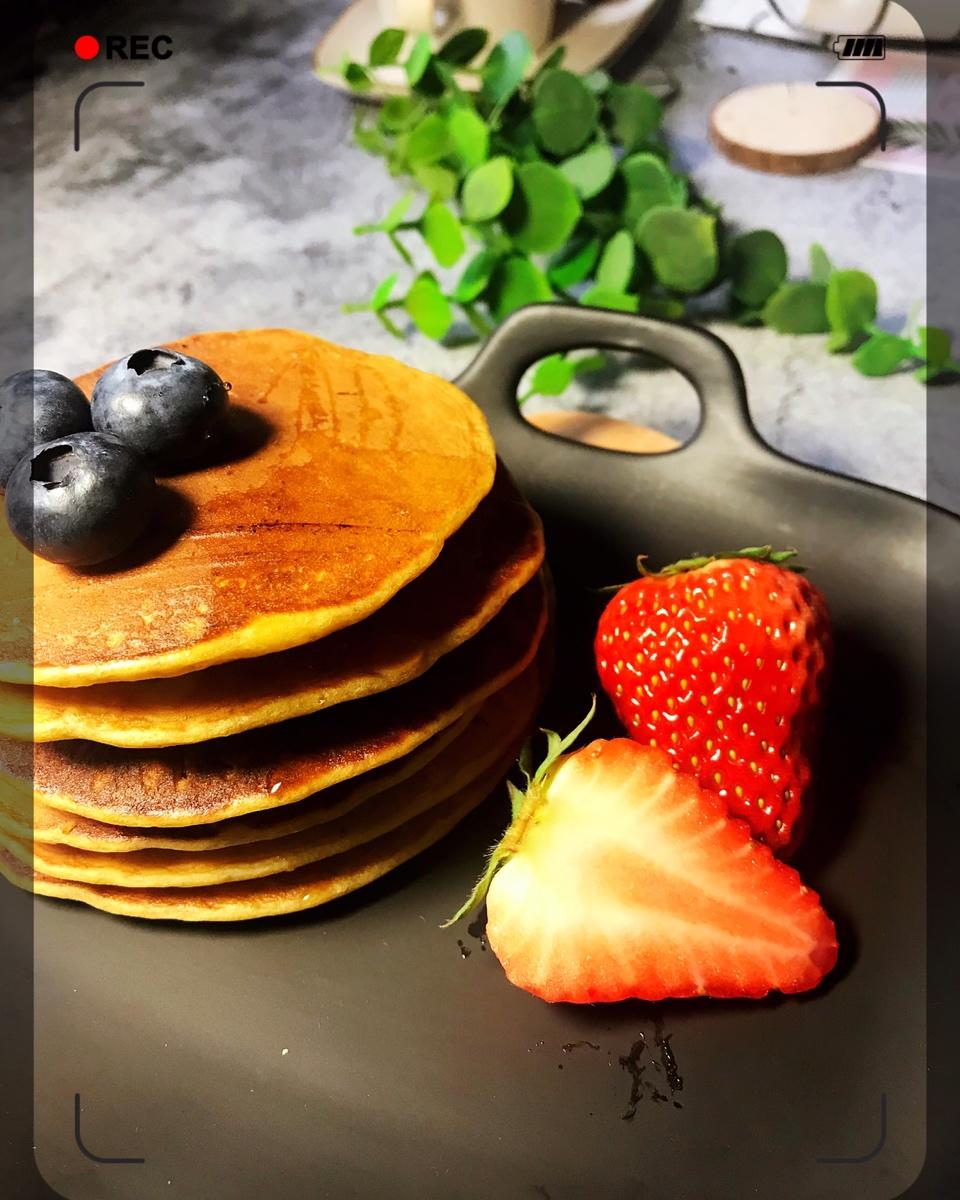 【减脂早餐】无油香蕉松饼（超简单）