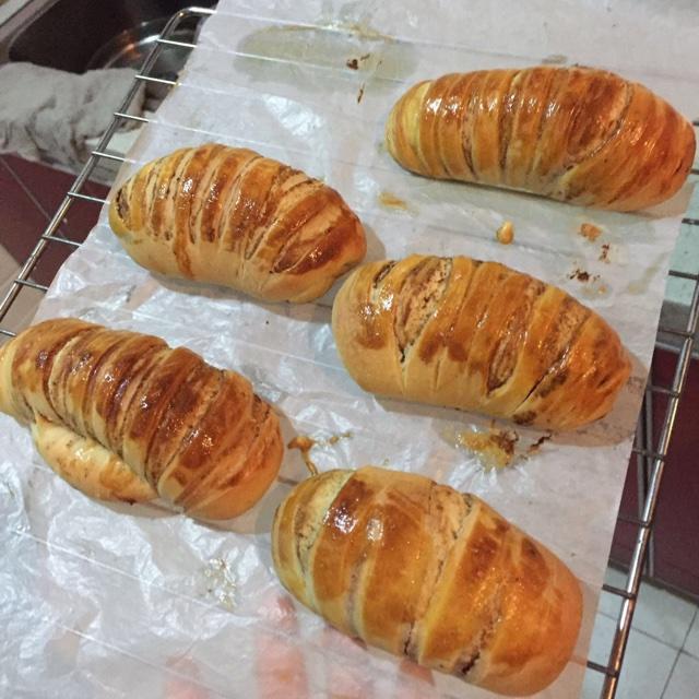 红豆沙面包卷——好吃得不得了#皮黑森林#