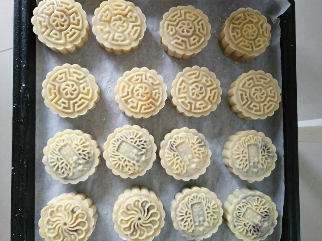 广式月饼—蛋黄莲蓉月饼