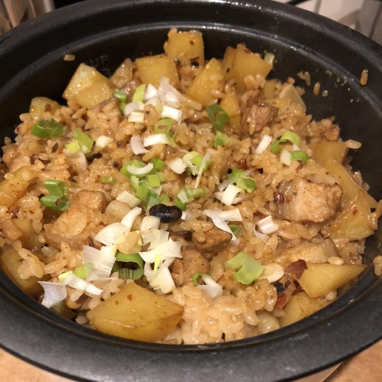 土豆焖饭（电饭锅版）