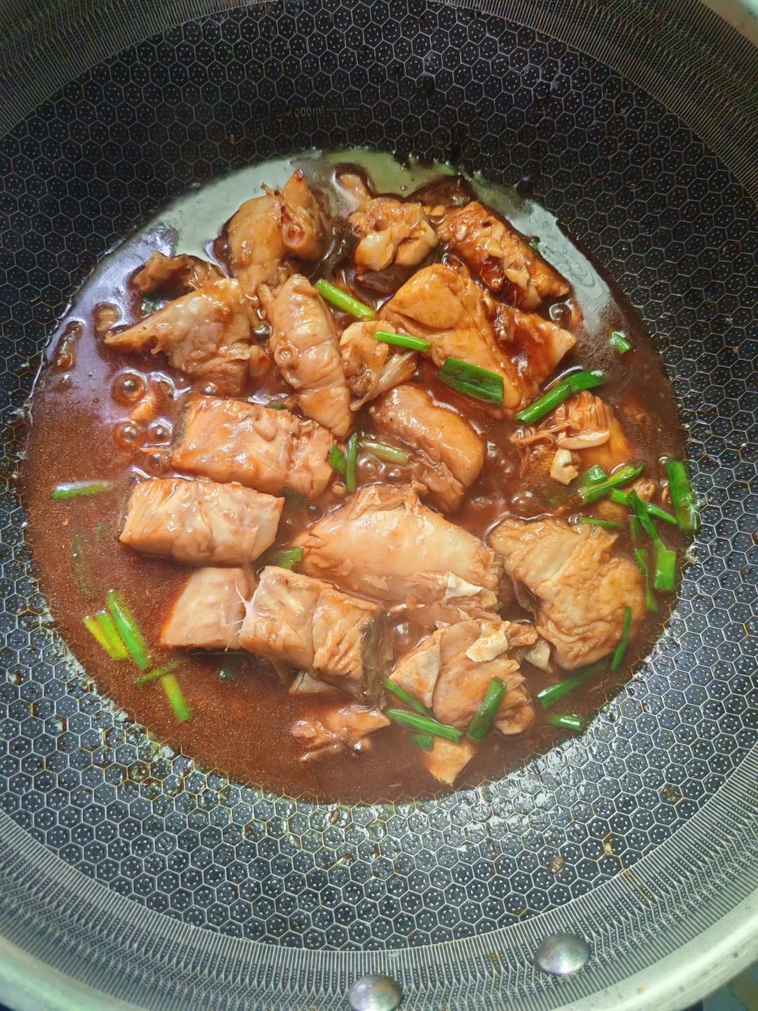 红烧鲈鱼块