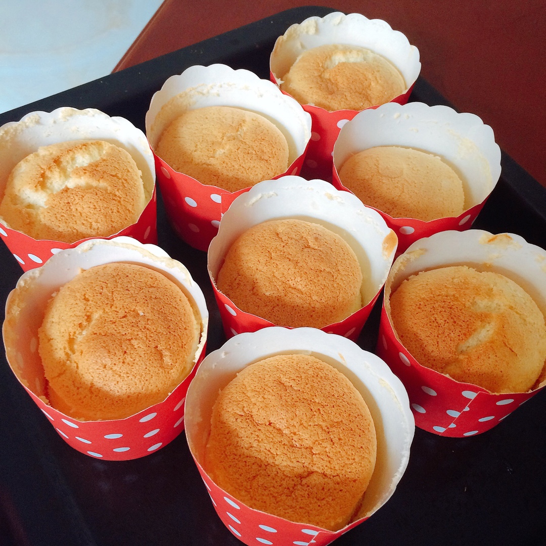 软绵绵戚风纸杯蛋糕