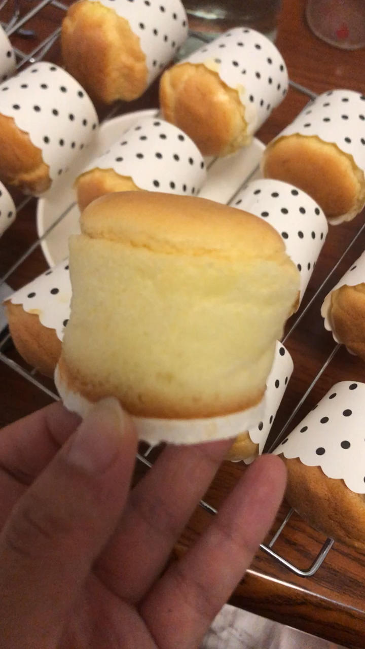 凉了也不回缩的戚风纸杯蛋糕🍰超级绵软 适合宝宝吃哦