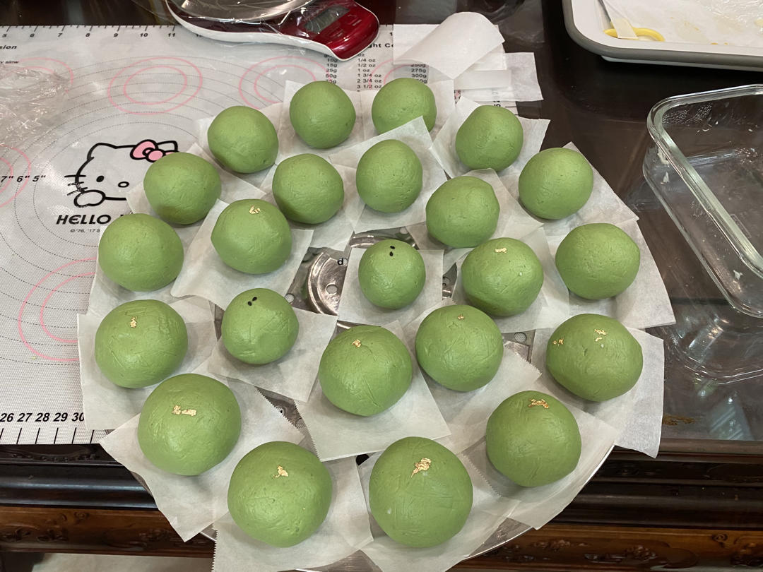 清明必吃的艾草青团