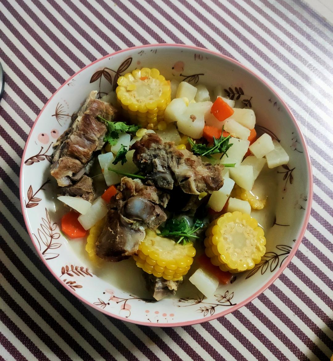 脊骨萝卜汤