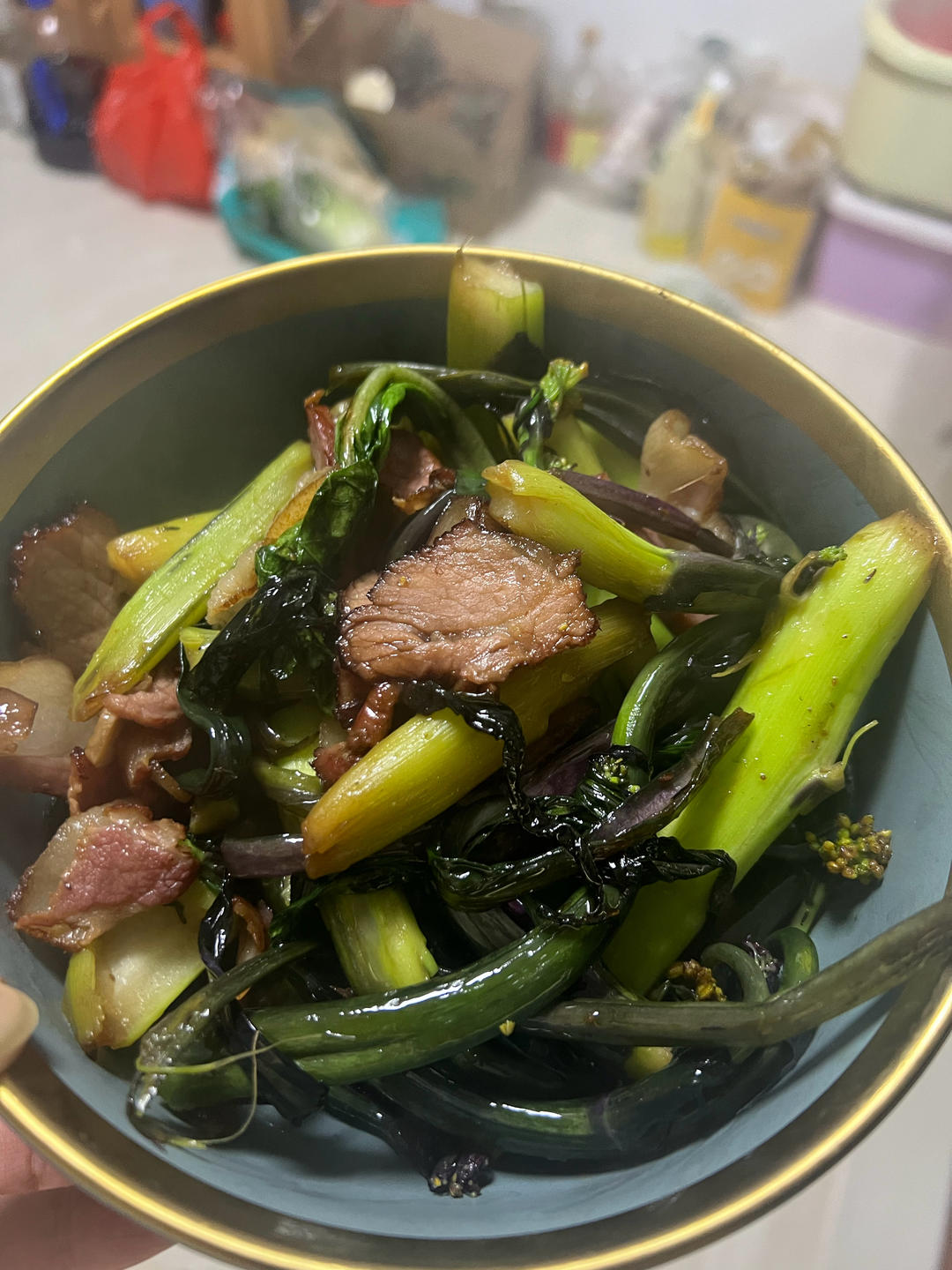 腊肉炒红菜苔