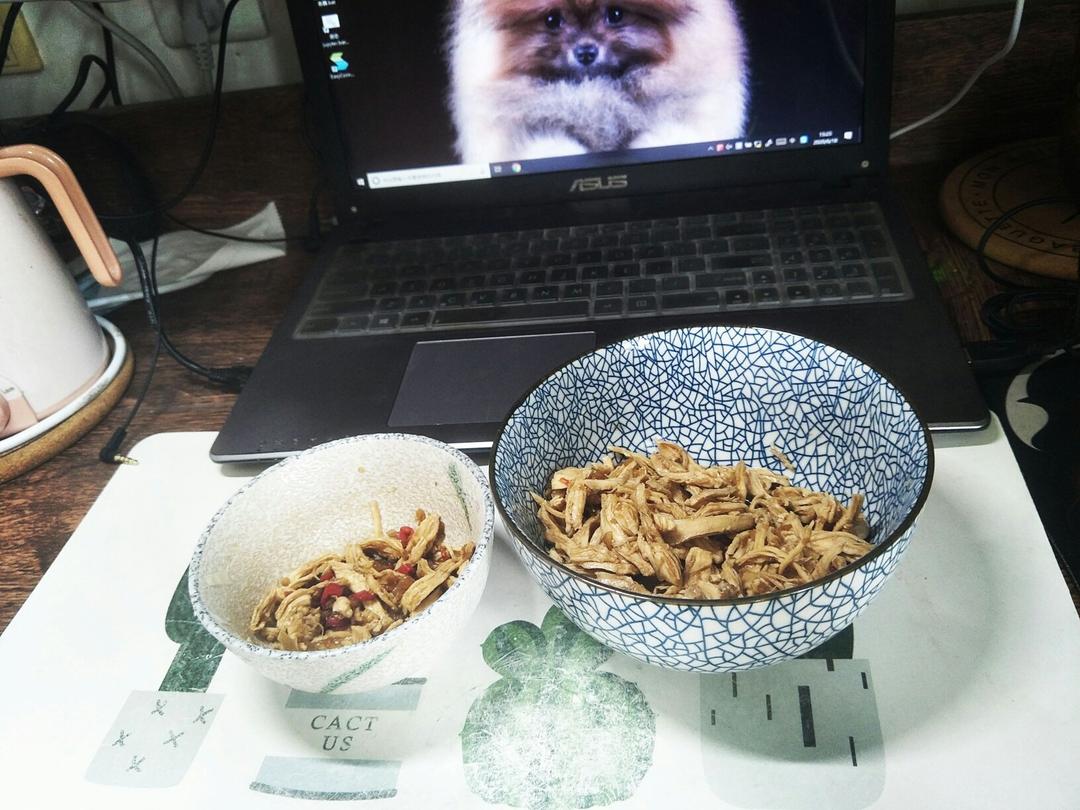 柠檬手撕鸡