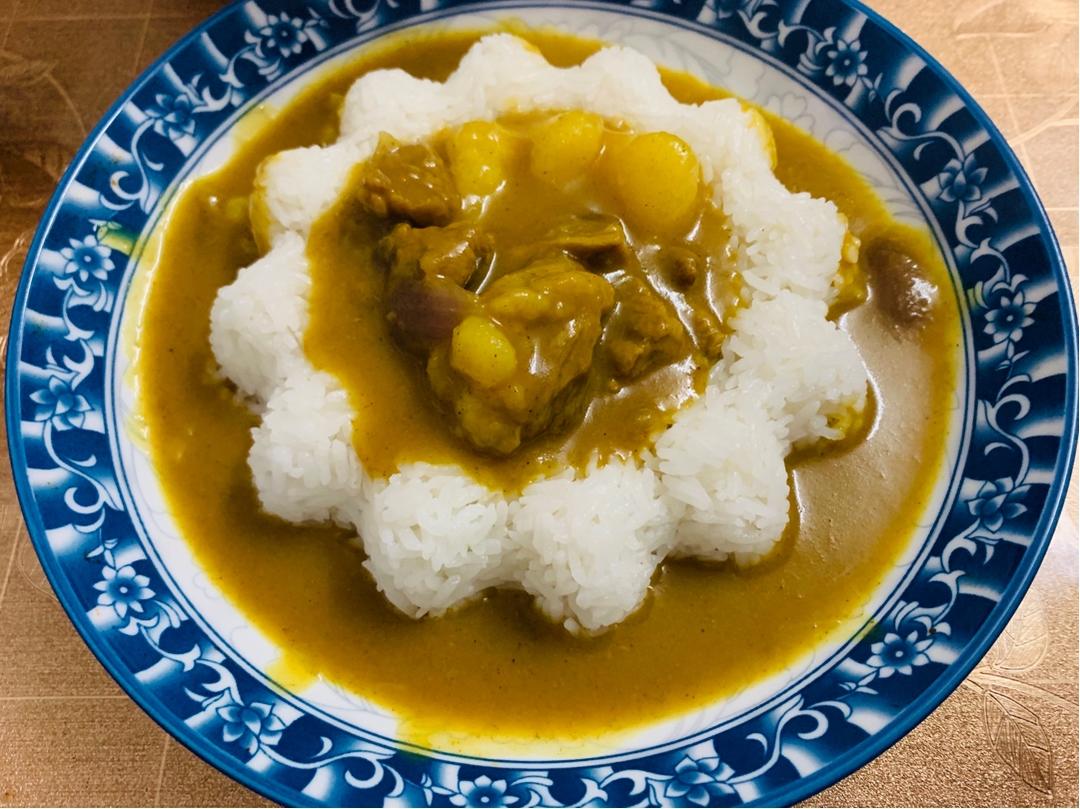 咖喱牛肉盖浇饭
