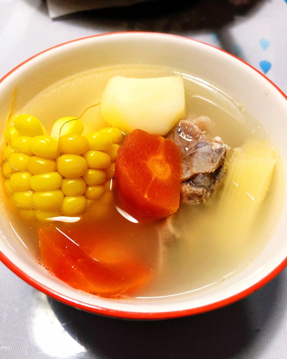 广东靓汤荸荠甘蔗龙骨汤