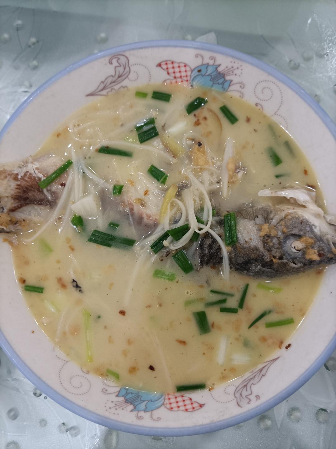 奶白鲫鱼豆腐汤|一条鱼最后的温柔