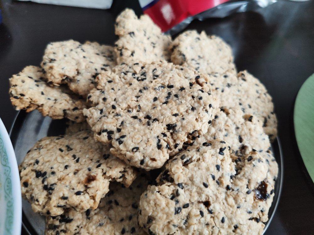 素食:有机燕麦芝麻大饼干