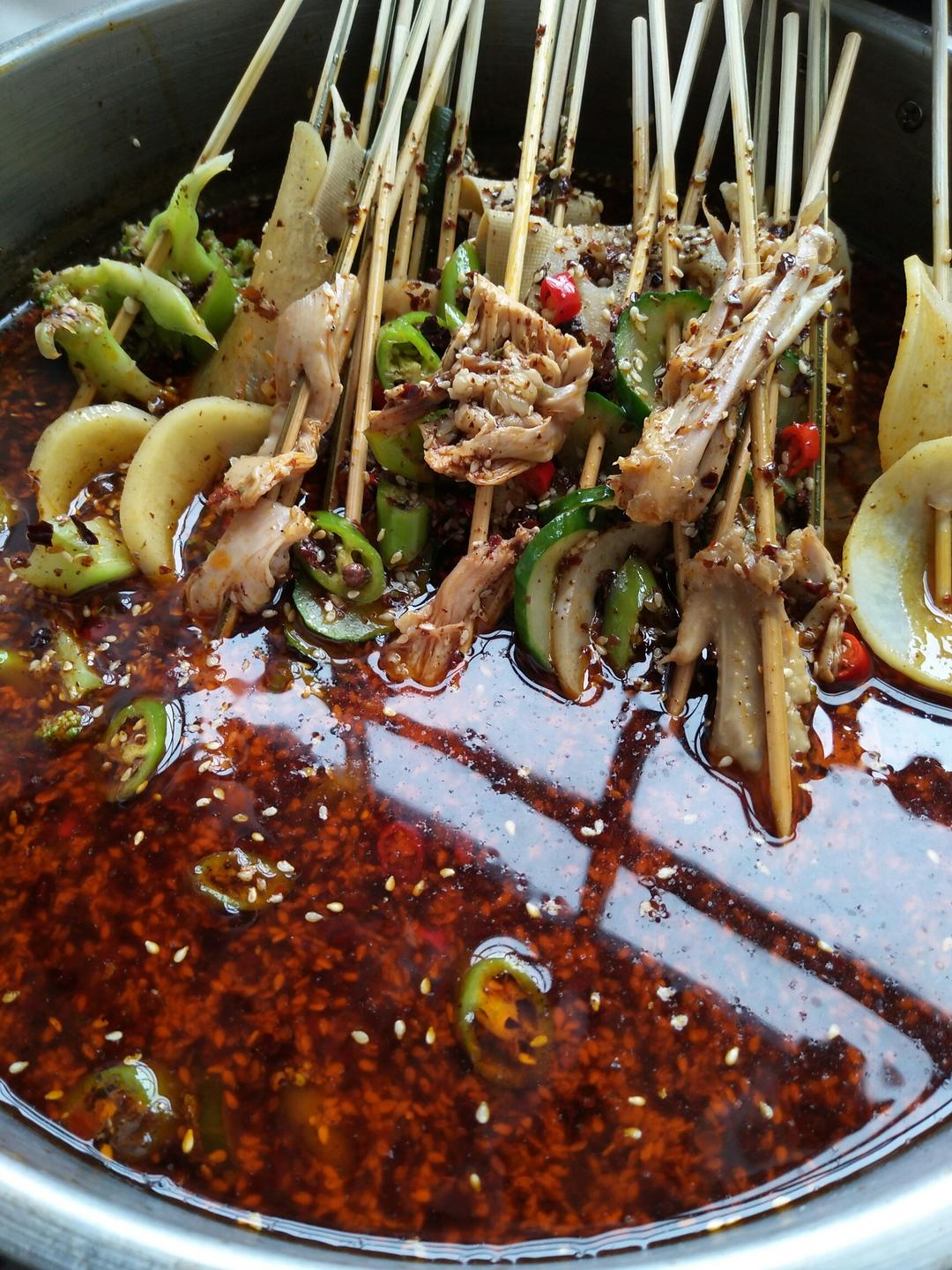 不吃路边摊，不放添加剂，自己在家就能做超好吃的串串香（红油钵钵鸡）
