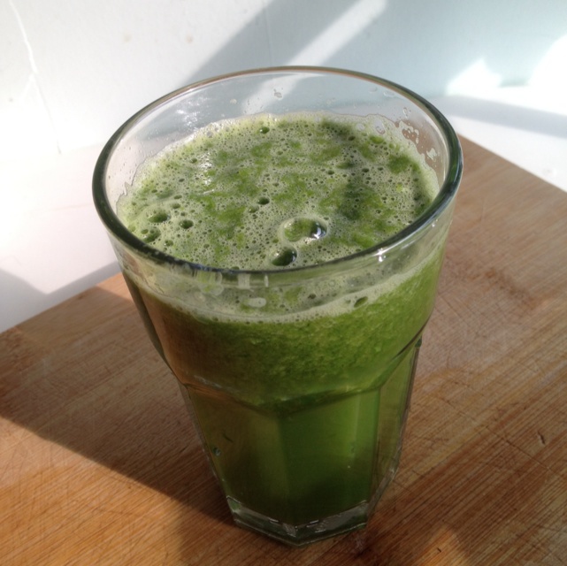 自制hey juice排毒果蔬汁。