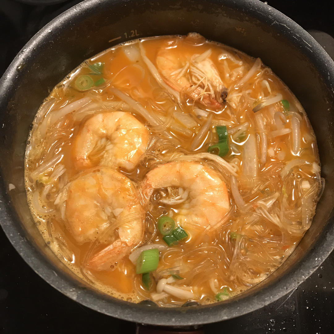 花甲粉丝炒金针菇