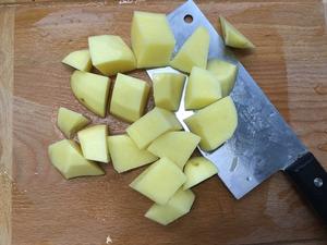 排骨土豆汤的做法 步骤1