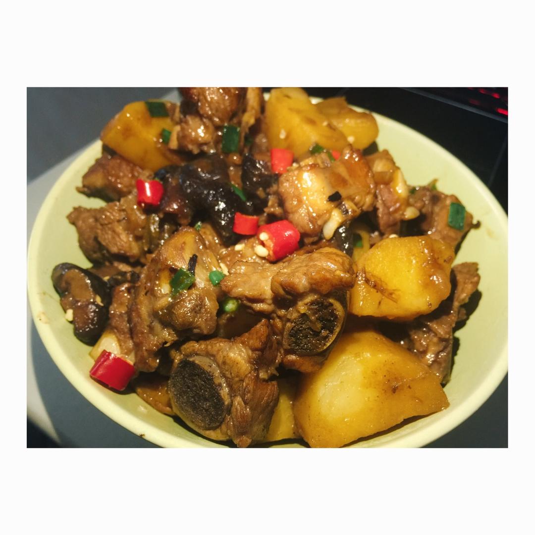 【电饭煲土豆焖排骨】