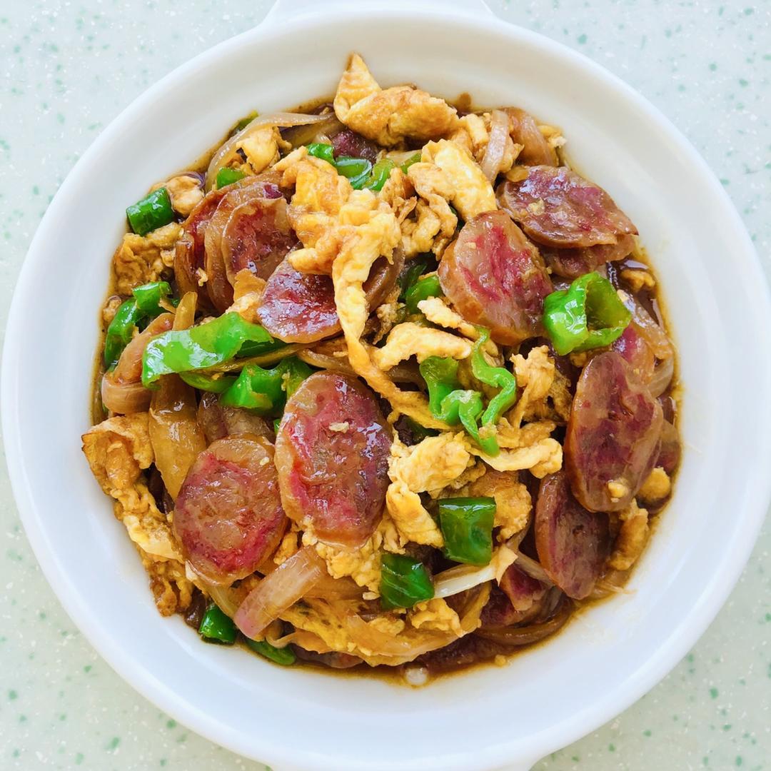 洋葱尖椒炒香肠