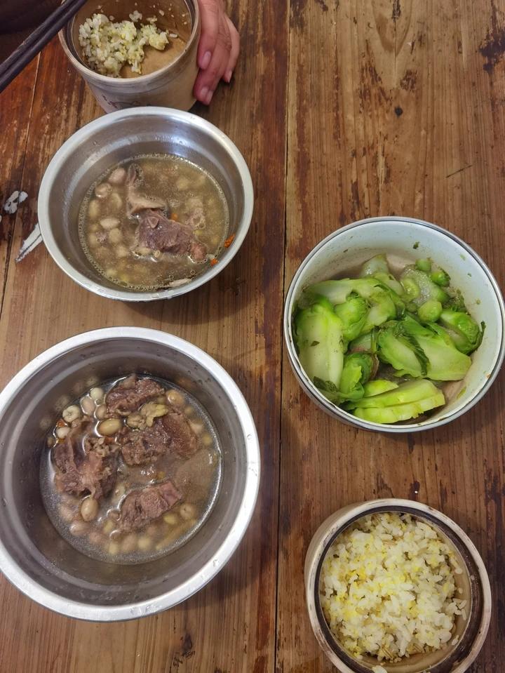 靓汤/健脾理气祛湿/陈皮花生眉豆牛骨汤