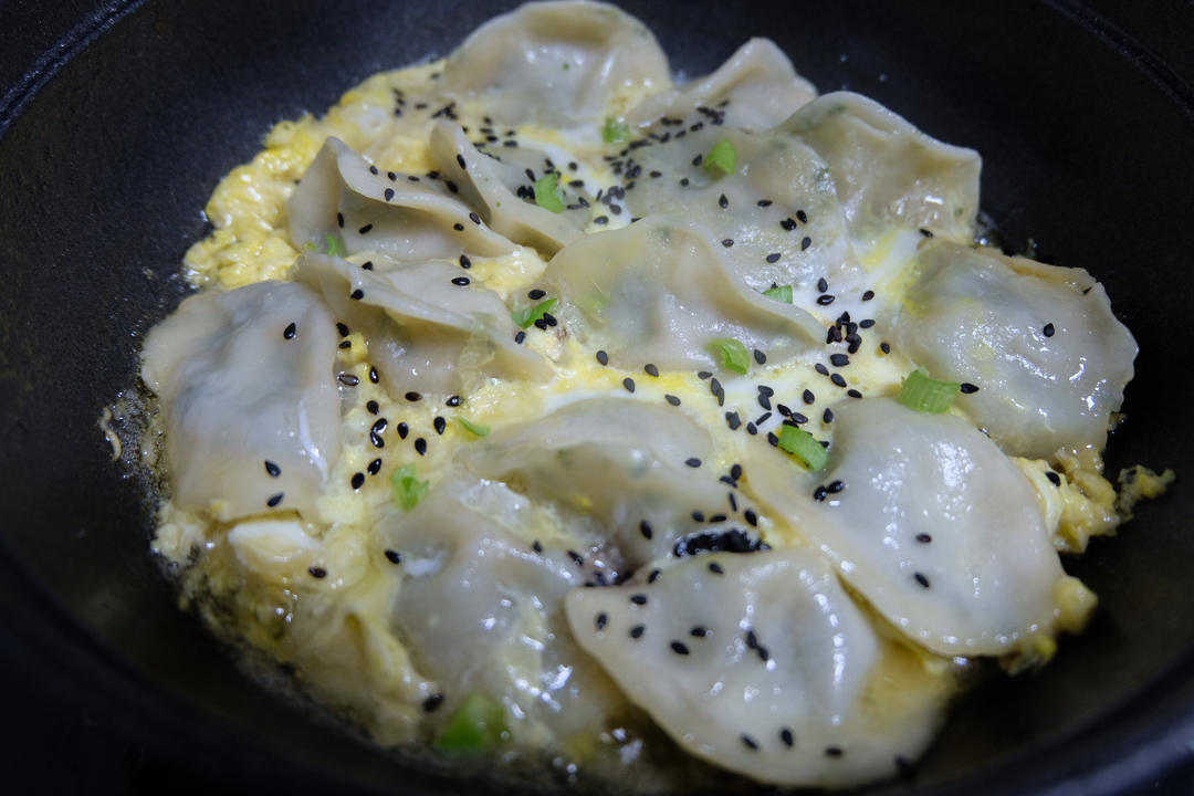 冰箱冷冻水饺做煎饺