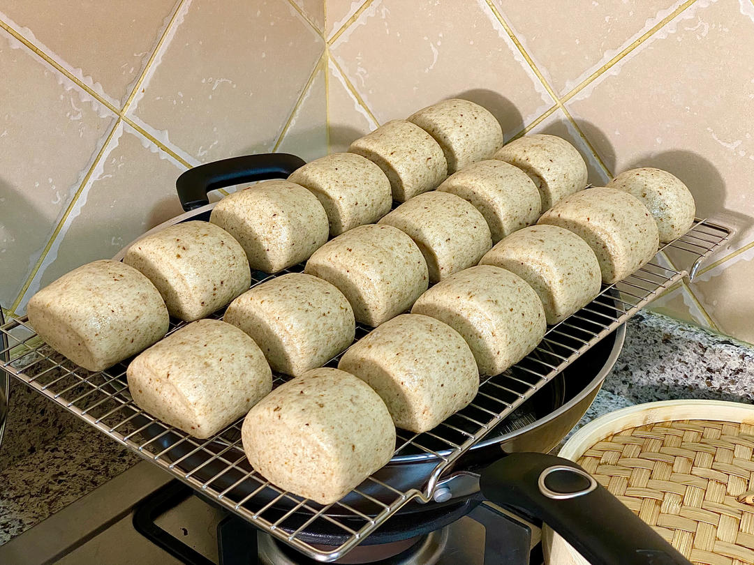 松软有嚼劲的奶香馒头