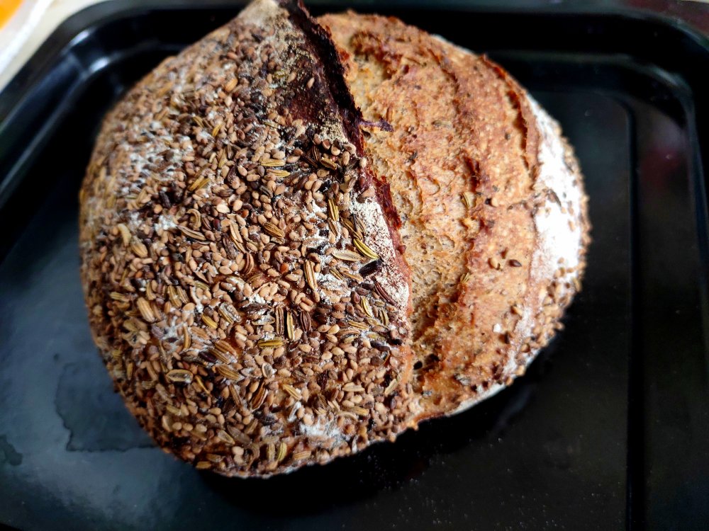 【Tartine Bread】Semolina芝麻小茴香籽天然酵种欧包（附关于面团粘在藤篮里倒不出来的问题）