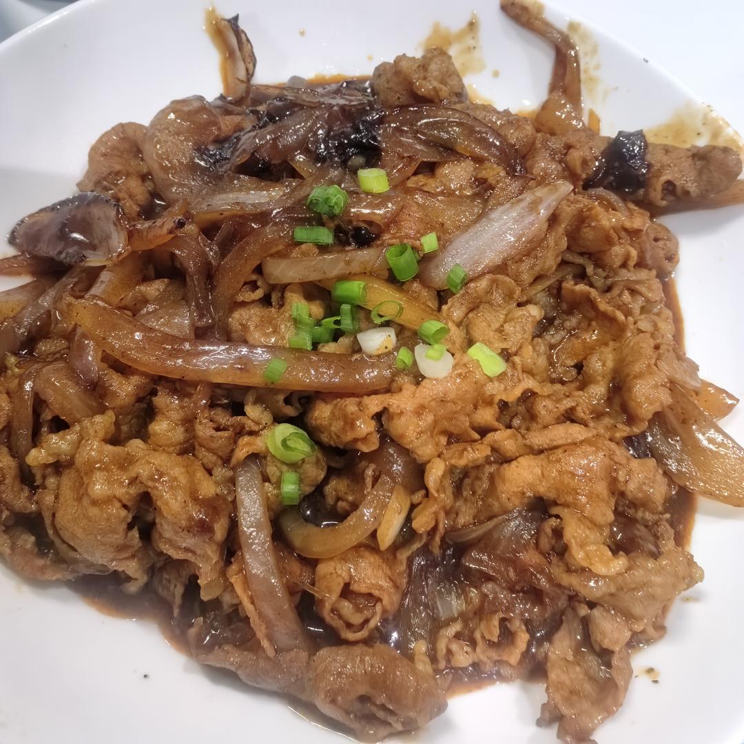 好吃到舔盘的秘制洋葱炒肥牛卷！拌饭巨香