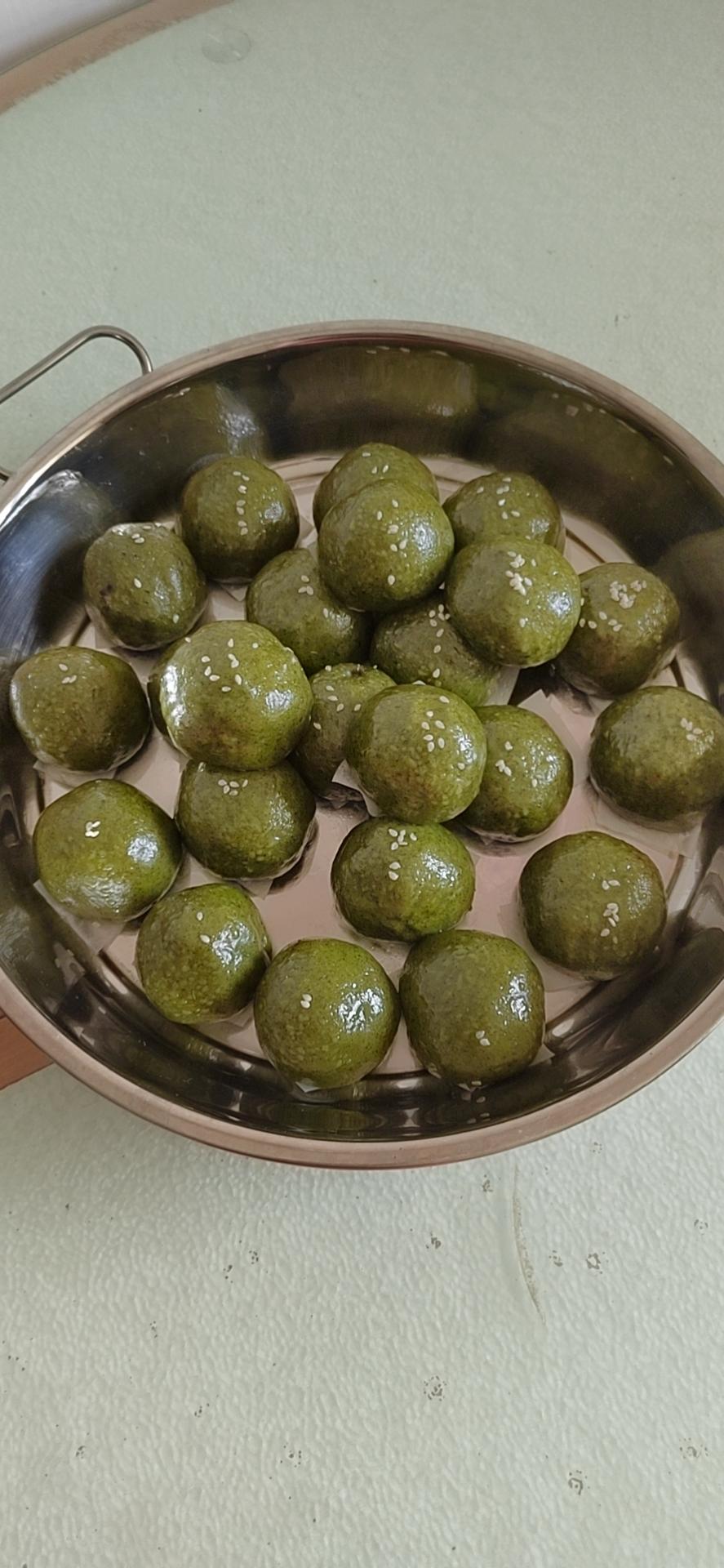 清明必吃的艾草青团