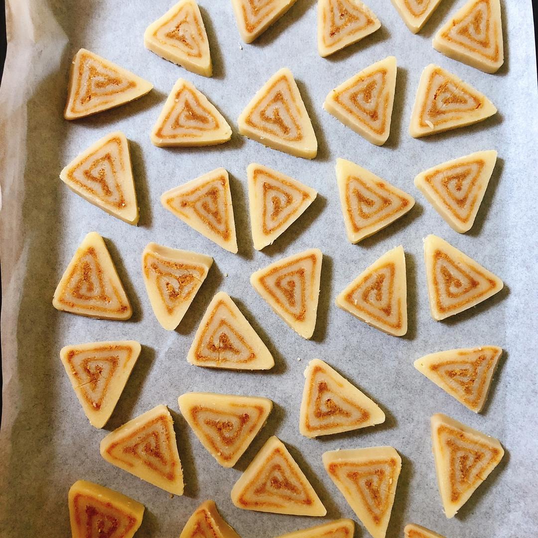 《Tinrry+》咸蛋黄肉松饼干