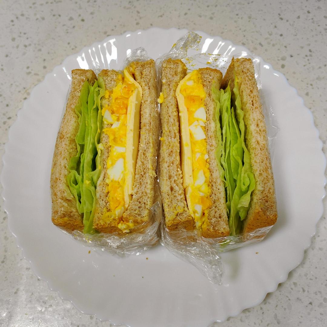 冬日小清新～牛油果鸡蛋沙拉三明治