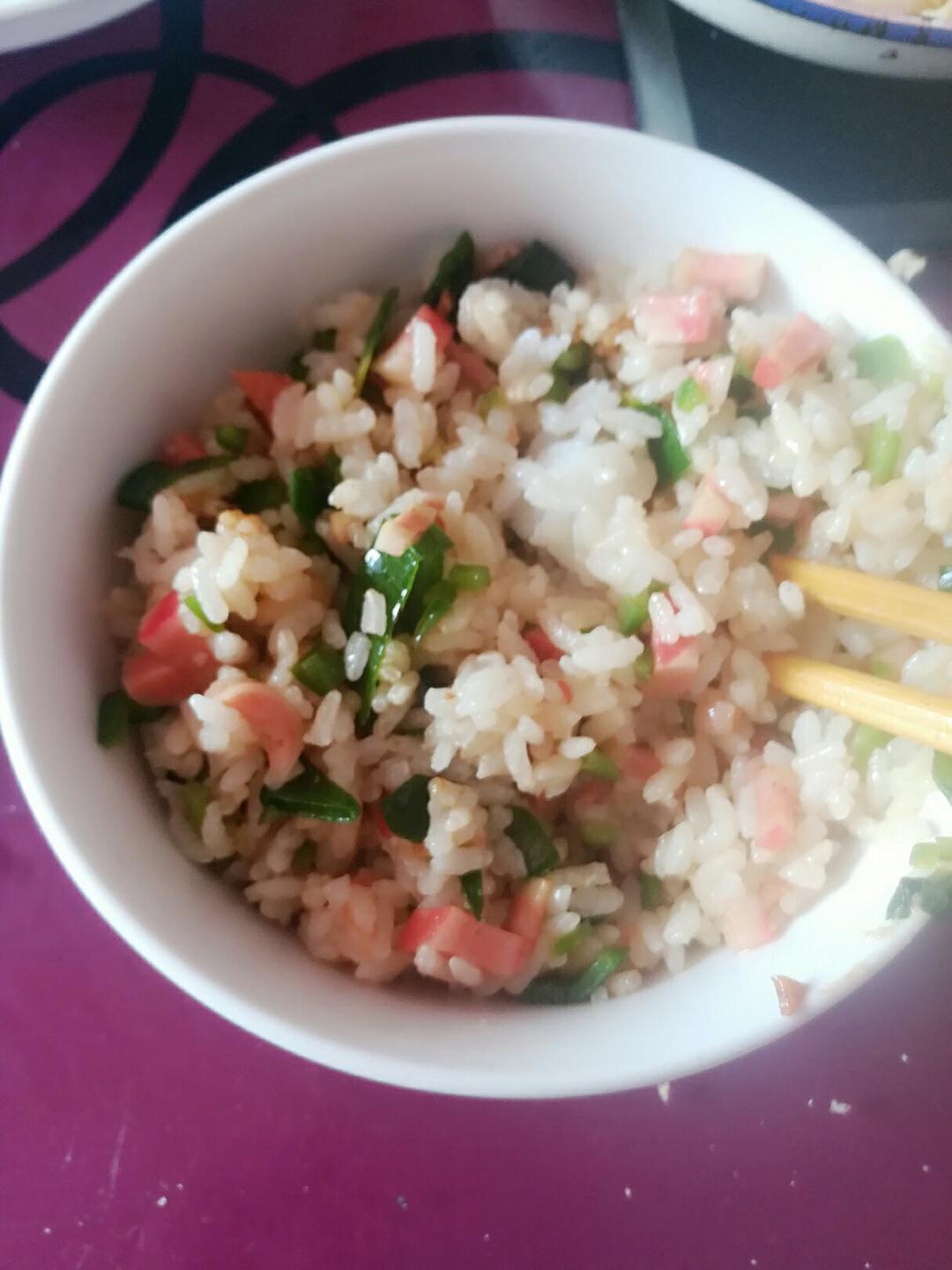腊肠蛋包饭