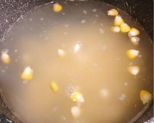 玉米鲜嫩蛋花汤的做法 步骤4