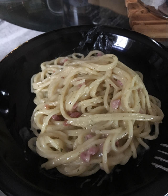 超简单的奶汁培根意面Carbonara