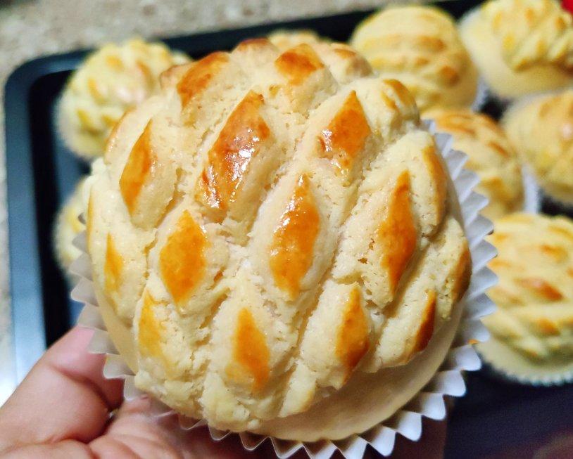 好吃到炸裂的港式菠萝包（附带制作酥皮的小视频）