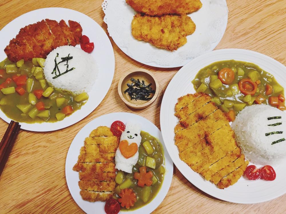 炸鸡排咖喱饭