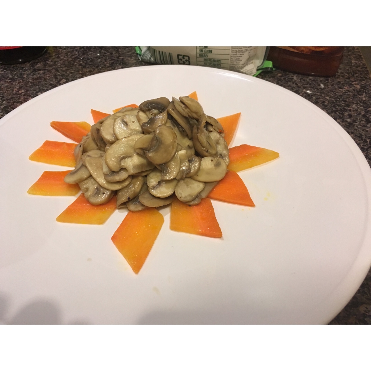 黄油煎蘑菇图片