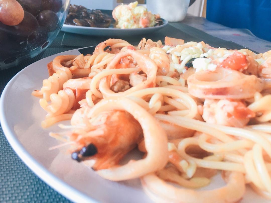 海鲜炒意面