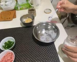 大虾火腿肠西葫芦鸡蛋饼的做法 步骤4