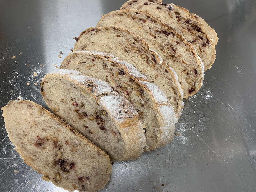 德国婆婆秘方·只多一料·香得上天的全麦核桃蔓越欧包