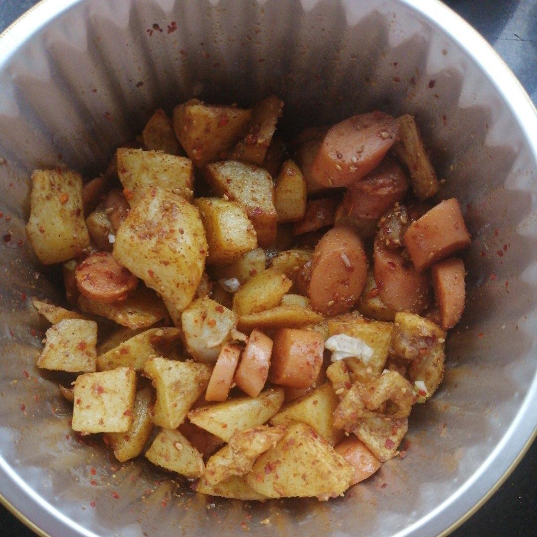 巨好吃的烧烤味火腿肠土豆（空气炸锅版）