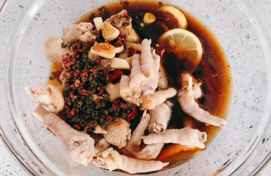 凉拌鸡爪 -爱如斯IZEROS的做法