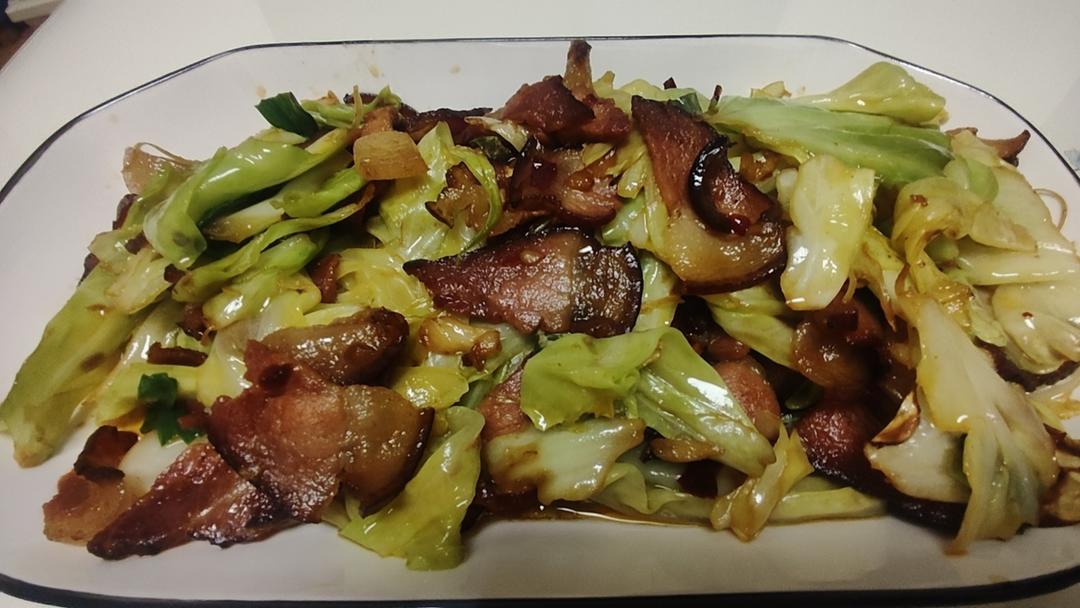 腊肉炒包菜